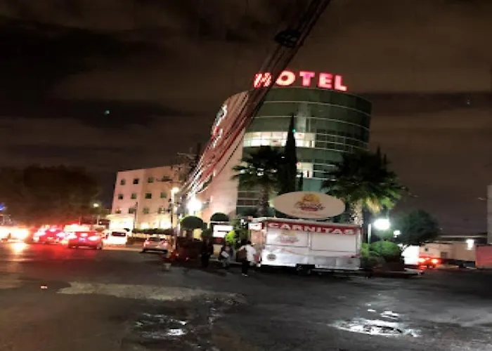 Hm Y Suites Plaza