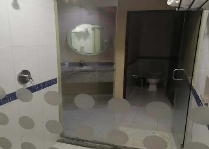 Love hotel Hm Y Suites Plaza