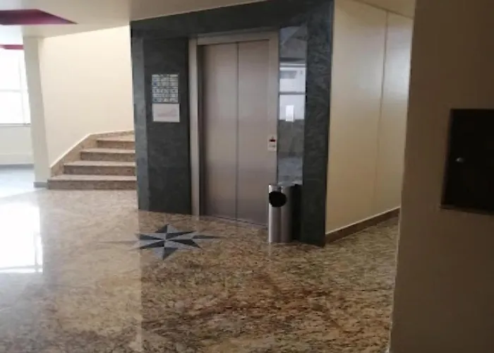 Hm Y Suites Plaza 2*