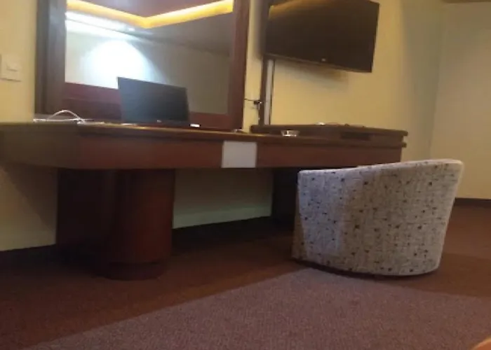 Love hotel Hm Y Suites Plaza 2*